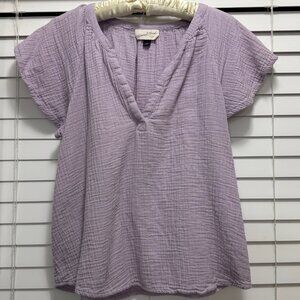 Universal thread lilac flutter sleeve 100% cotton gauze top; Size L
